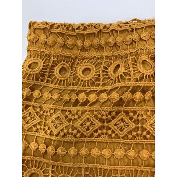 H & M Women’s Shorts With Lace Overlay Size Medium, Lined, Pull-on Gold - Picture 4 of 12